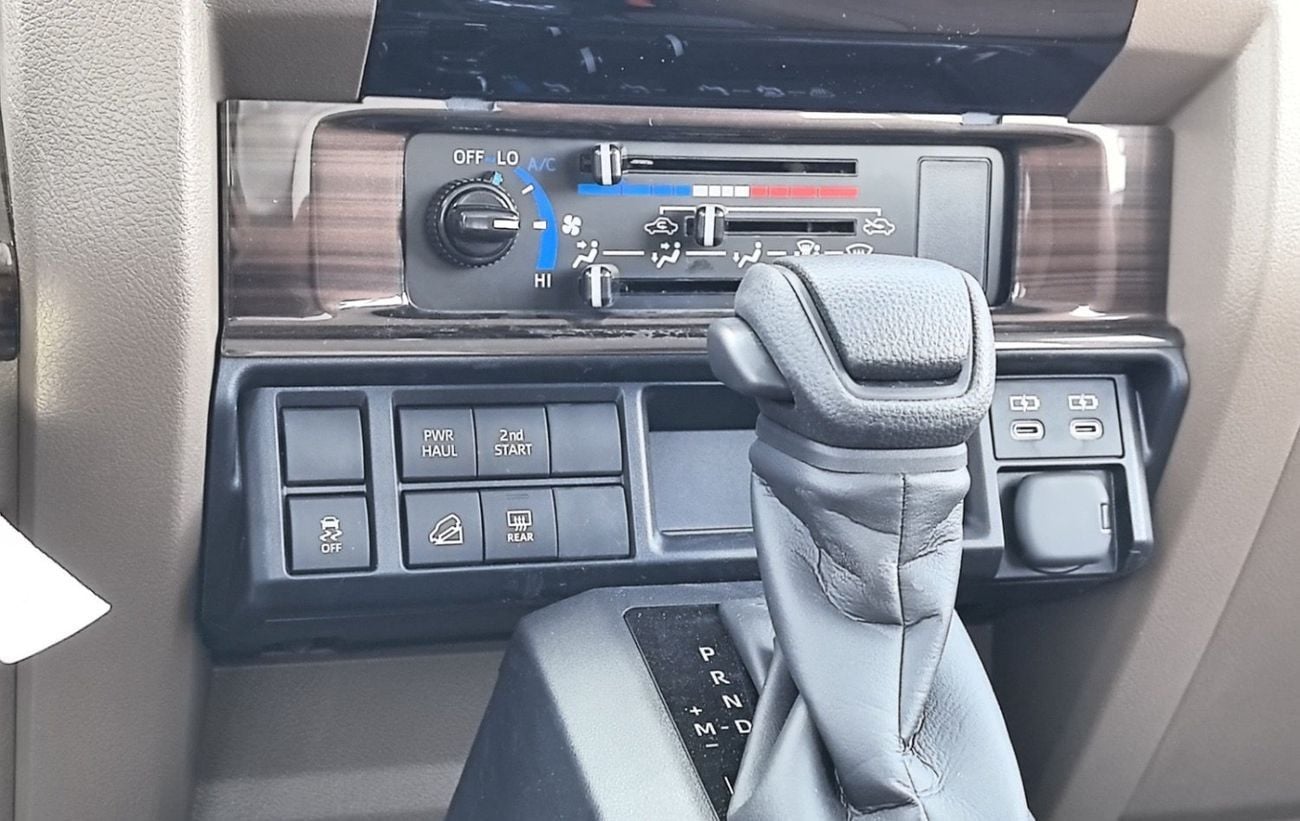 تويوتا لاند كروزر 70 LX 2025 TOYOTA LAND CRUISER 76 2.8L DIESEL 5 DOOR FULL OPTION