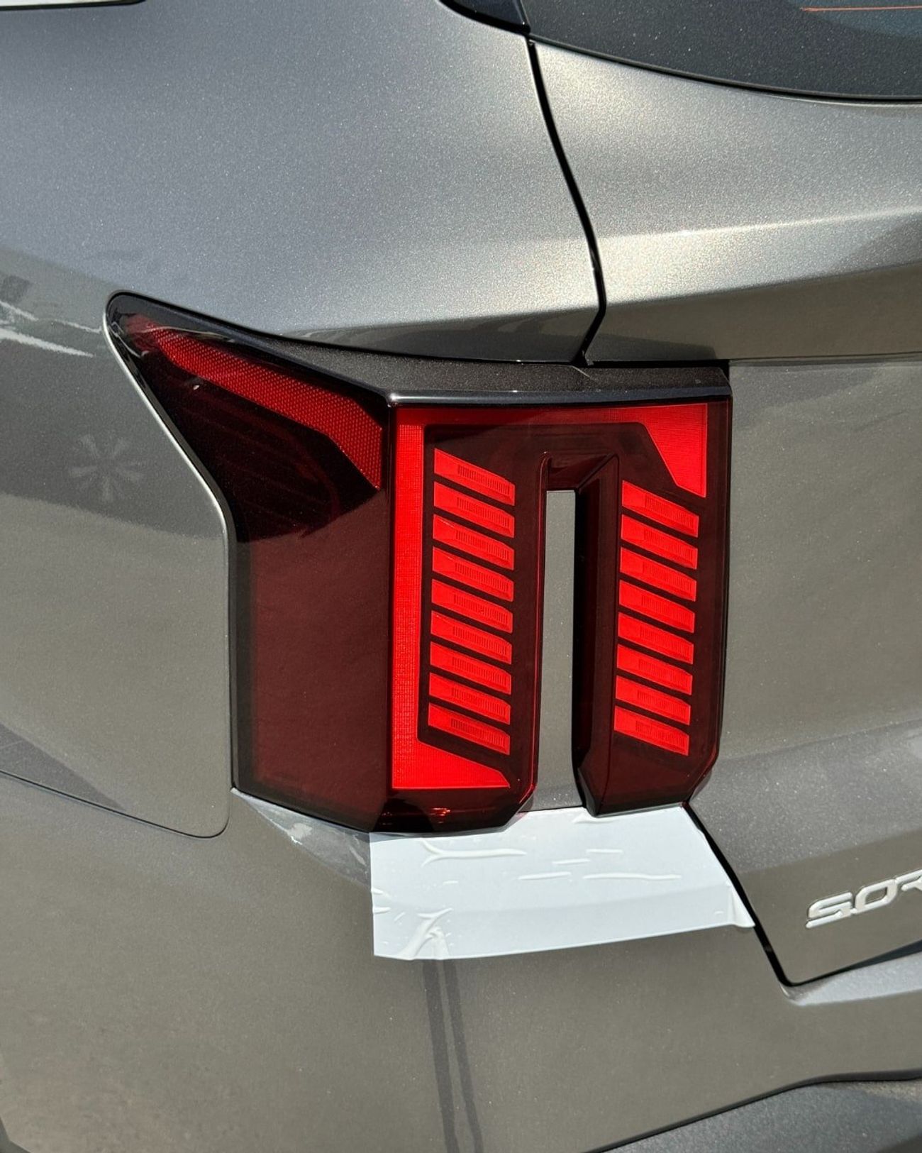 كيا سورينتو KIA SORENTO 1.6L (HYBRID) - BROWN 2025 MODEL -MID OPTION