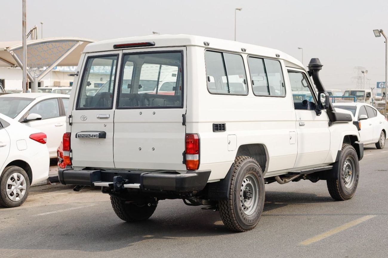 Toyota Land Cruiser 70 LC 78 HARDTOP 2.8L AT