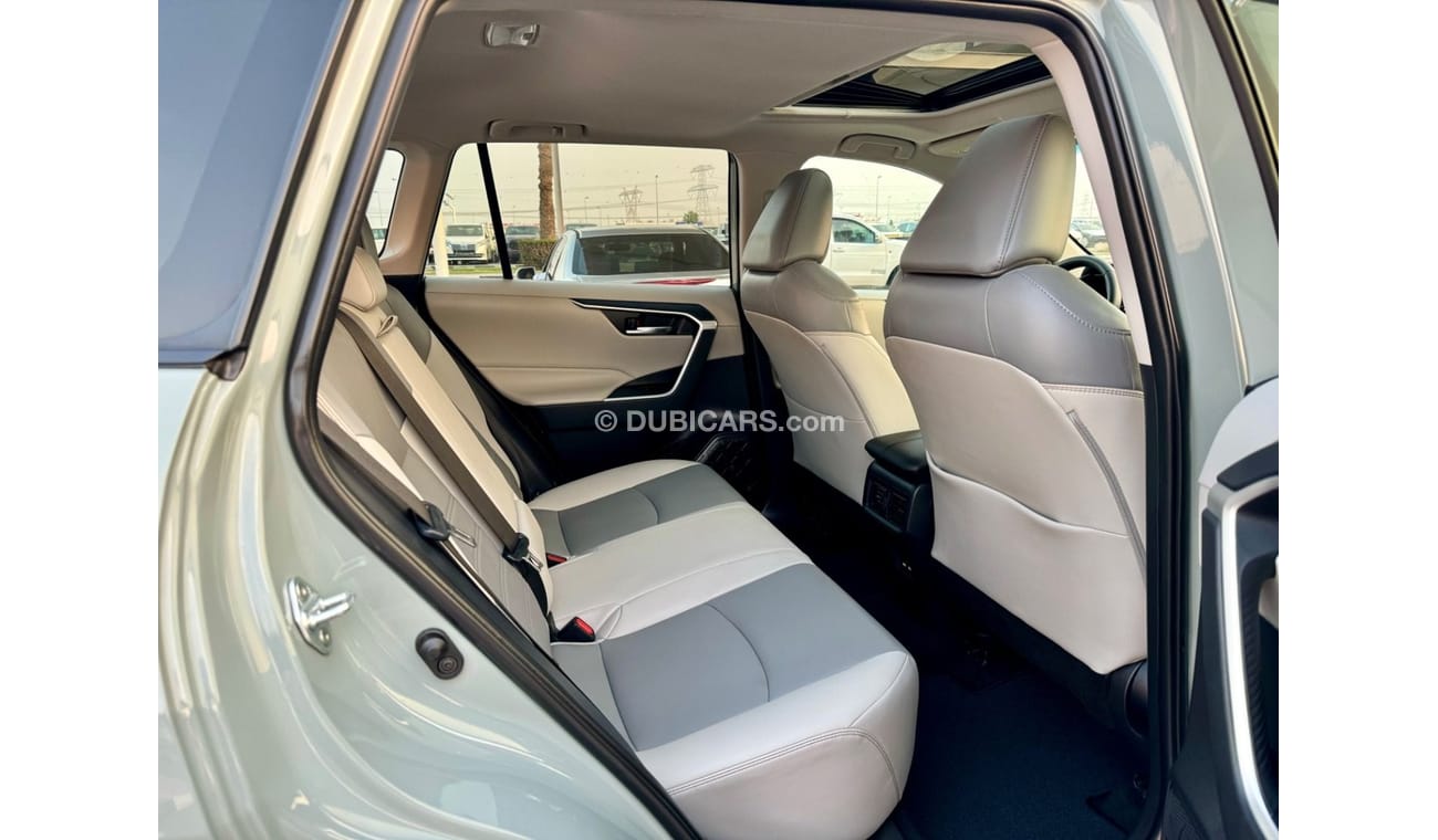 Toyota RAV4 XLE premium 2021 LED SUNROOF PUSH START AWD