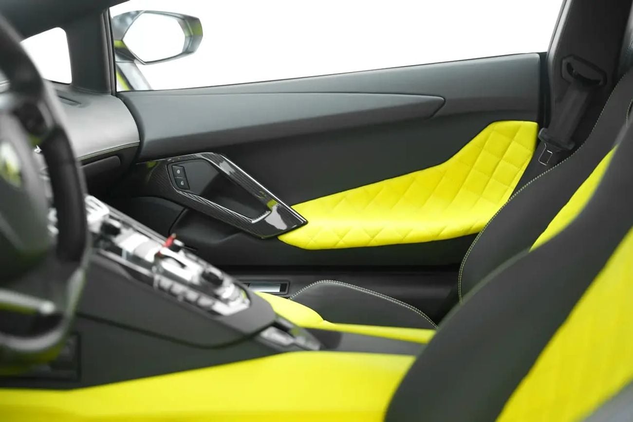 لامبورغيني أفينتادور LP 720-4 50th ANNIVERSARIO