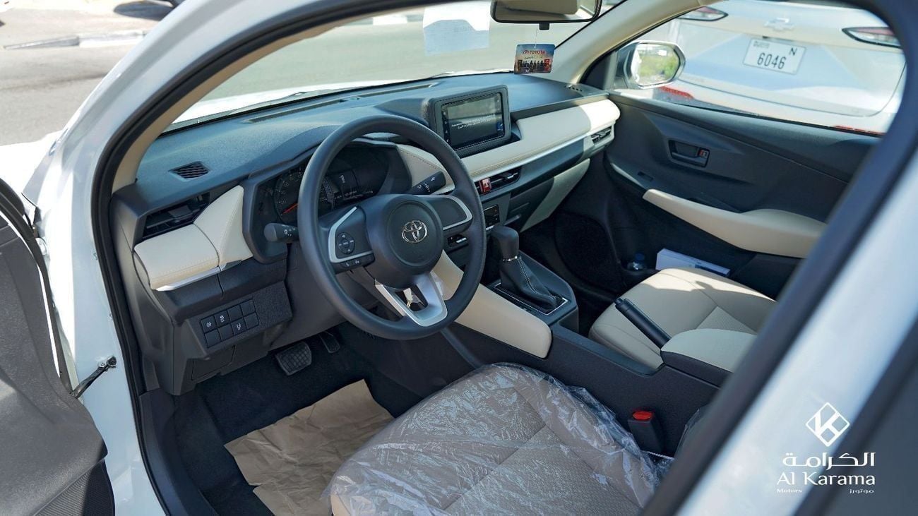 تويوتا يارس Y - 1.3L | 15"Alloy Wheels | Rear Camera | Digital AC | GCC Specs | 22km+/LTR