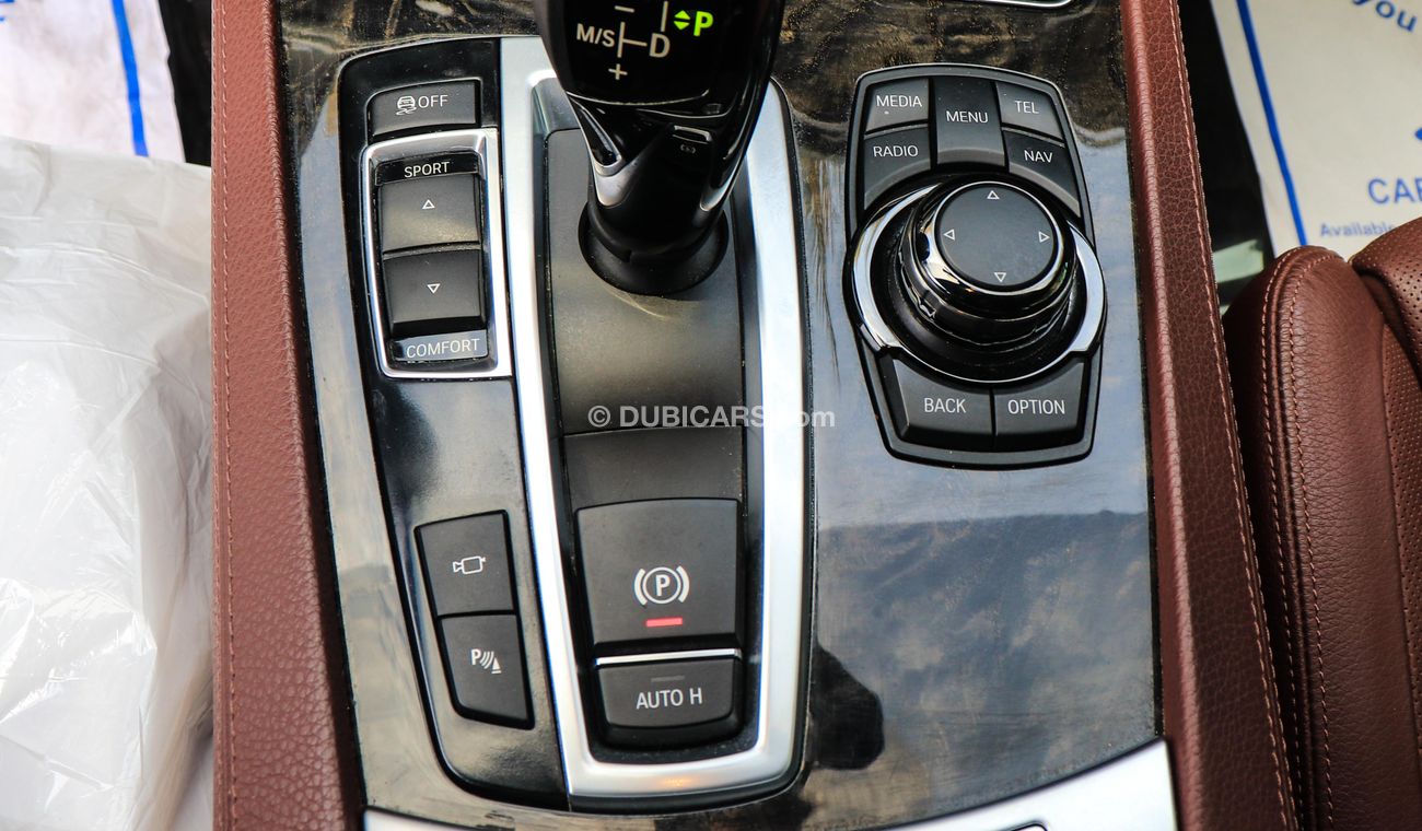 بي أم دبليو 750Li Li