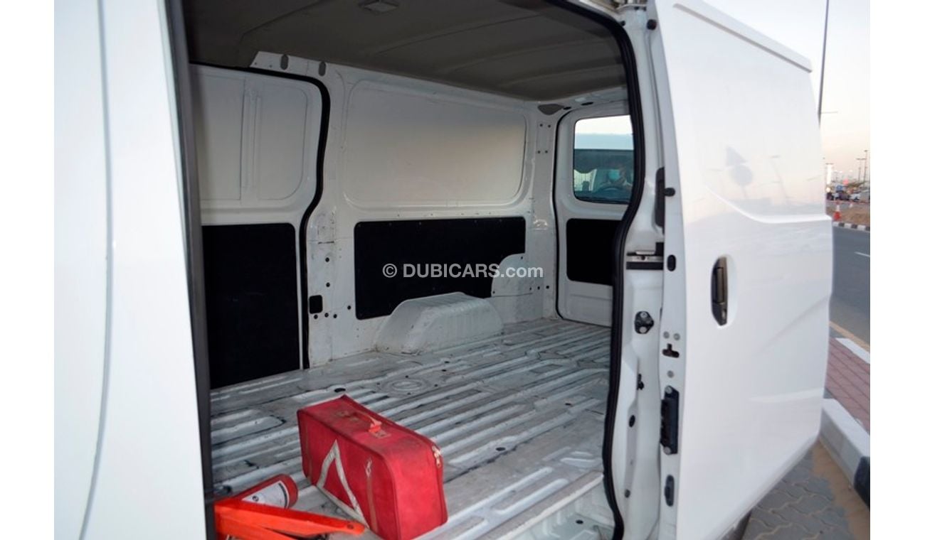 Nissan Urvan NV350