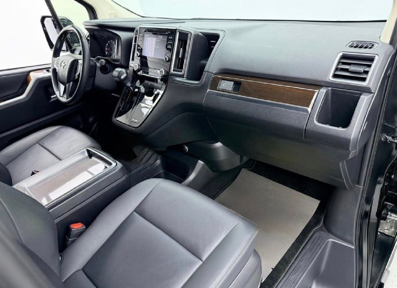 Toyota Granvia PREMIUM Toyota Gravnia Years 2023 3.5L Premium V6 petrol left hand drive