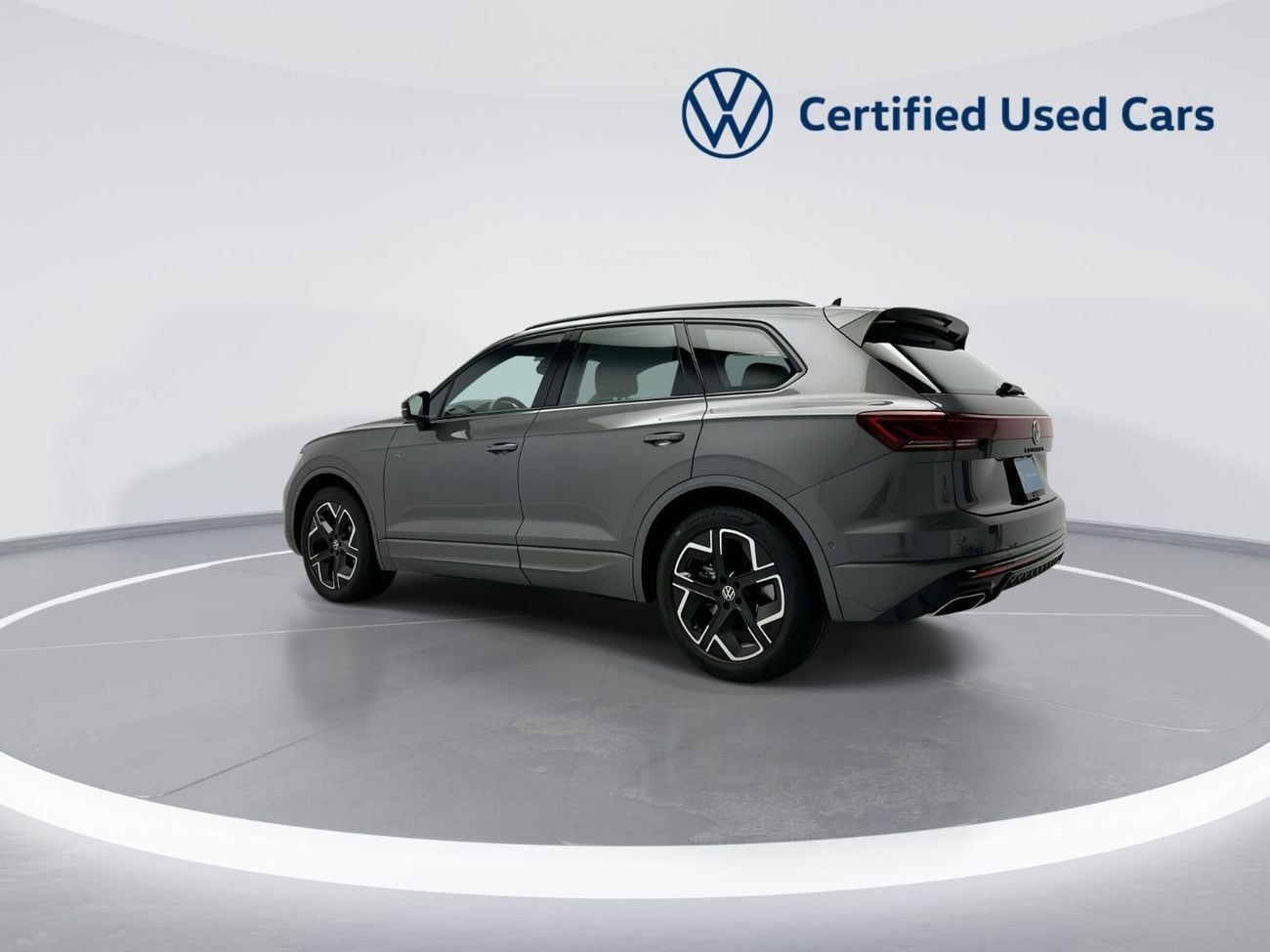 Volkswagen Touareg R-LINE VW Certified | The Ultimate Flagship SUV | Well Maintained