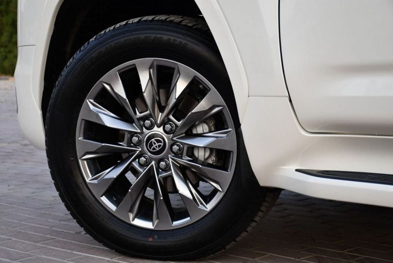 تويوتا لاند كروزر 4.0 VXR, RADAR, LEATHER SEAT, ELECTRIC SEAT, JBL SOUND SYSTEM, HEATING AND COOLING SEAT, MODEL 2023