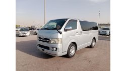 Toyota Hiace TOYOTA HIACE VAN RIGHT HAND DRIVE (PM1644)