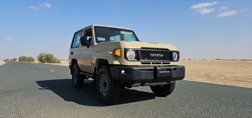 Toyota Land Cruiser 70 DLX