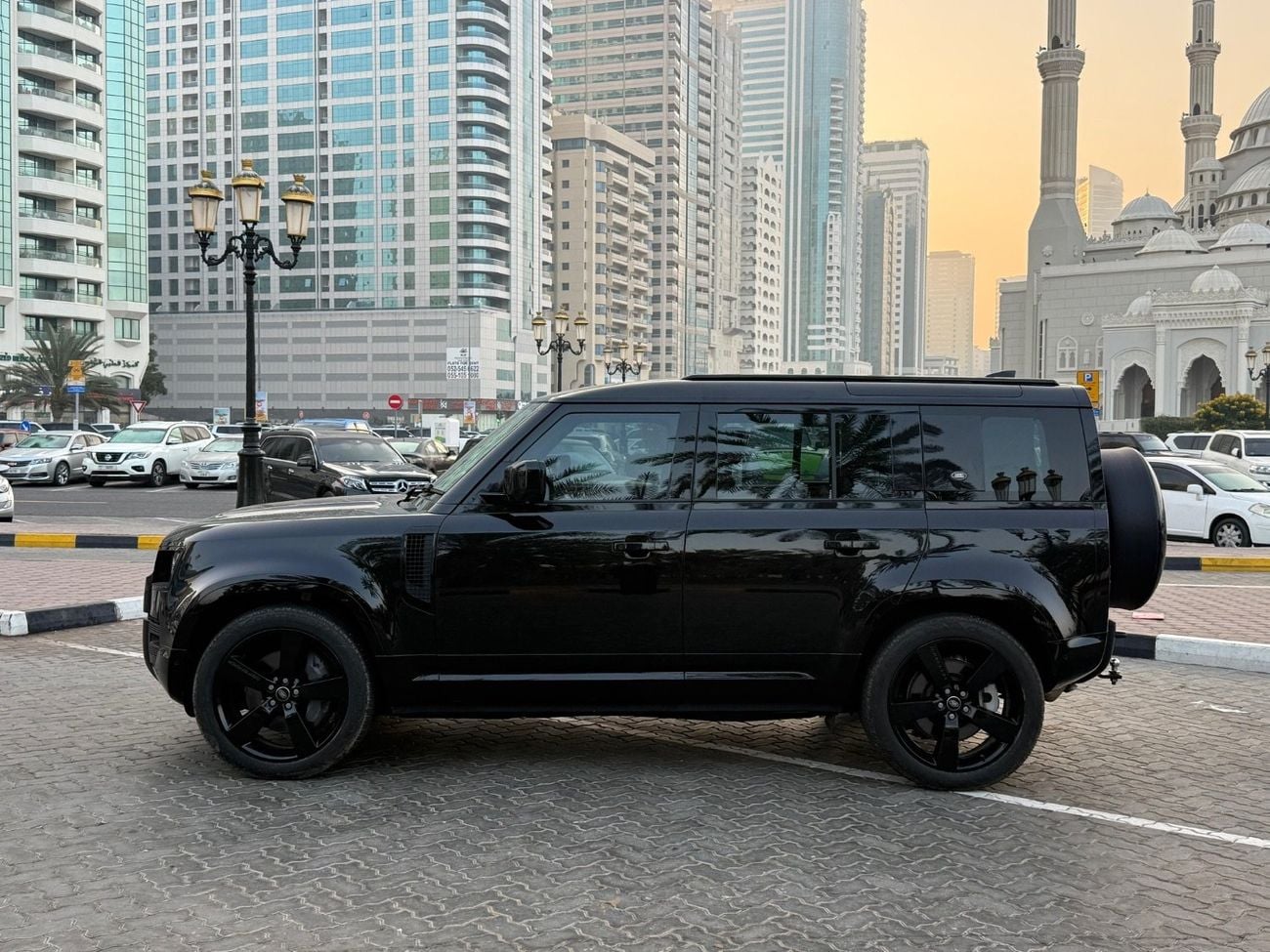 لاند روفر ديفندر 110 D300 X-Dynamic HSE Sport Right Hand Drive exported from Australia