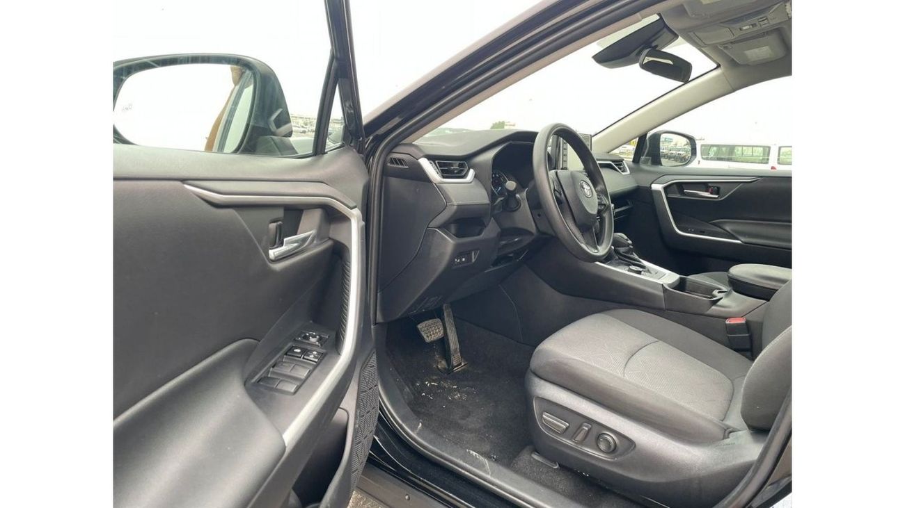 Toyota RAV4 2021 Toyota RAV4 XLE Hybrid Fuel 4x4 AWD - UAE PASS