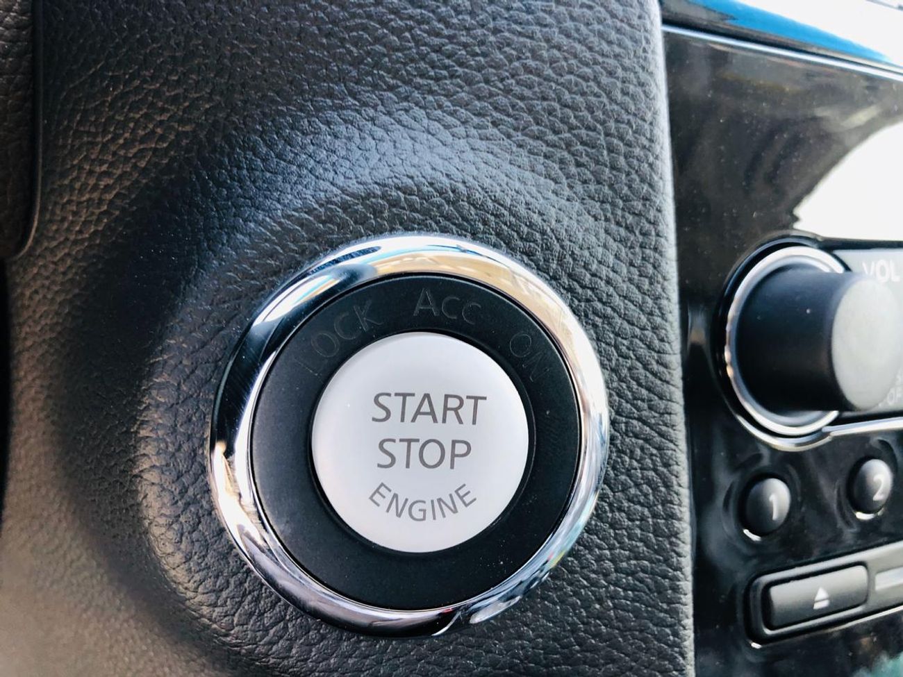 Infiniti Q70 3.7L ENGINE, FULL OPTION, POWER-MEMORY AND LEATHER SEATS, DVD&REAR CAMERA, PUSH START, CODE-IQX70