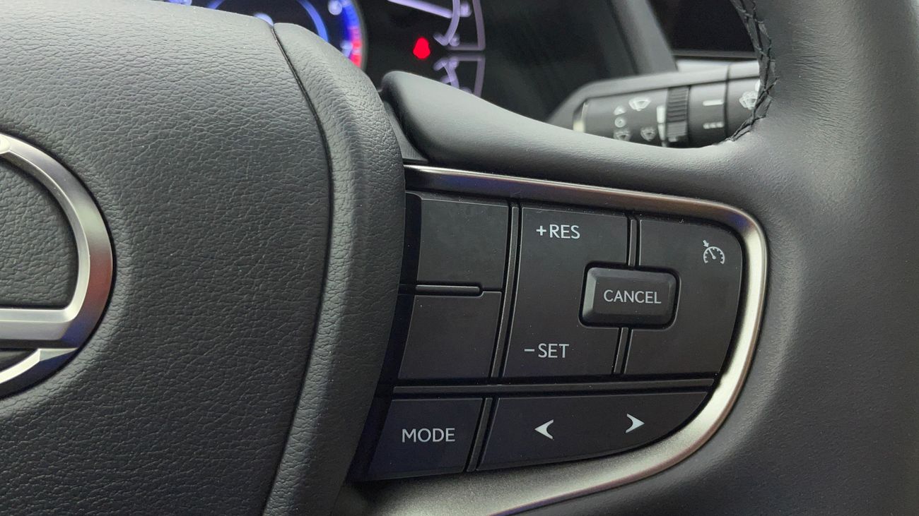 لكزس UX 200 F SPORT 2 | بدون دفعة مقدمة | اختبار القيادة في المنزل