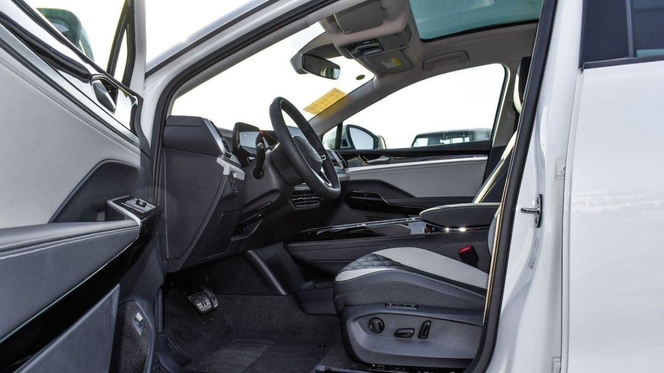 Volkswagen ID.6 VOLKSWAGEN_ID.6_CROZZ_PRO_2022_FULL_OPTIONS_7SEATS_360_FIXED_PANORAMIC_HUD