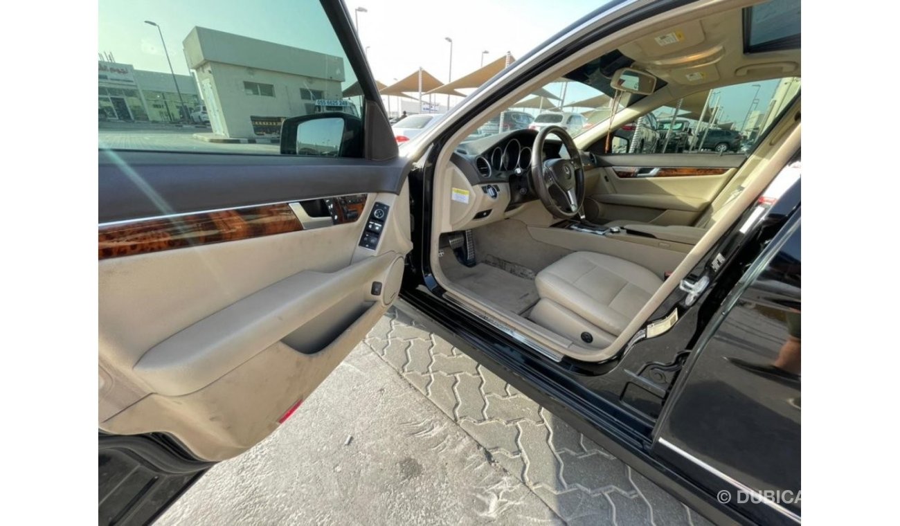 مرسيدس بنز C 300 Std Std موديل 2013 وارد 6 سلندر ماشية 174000