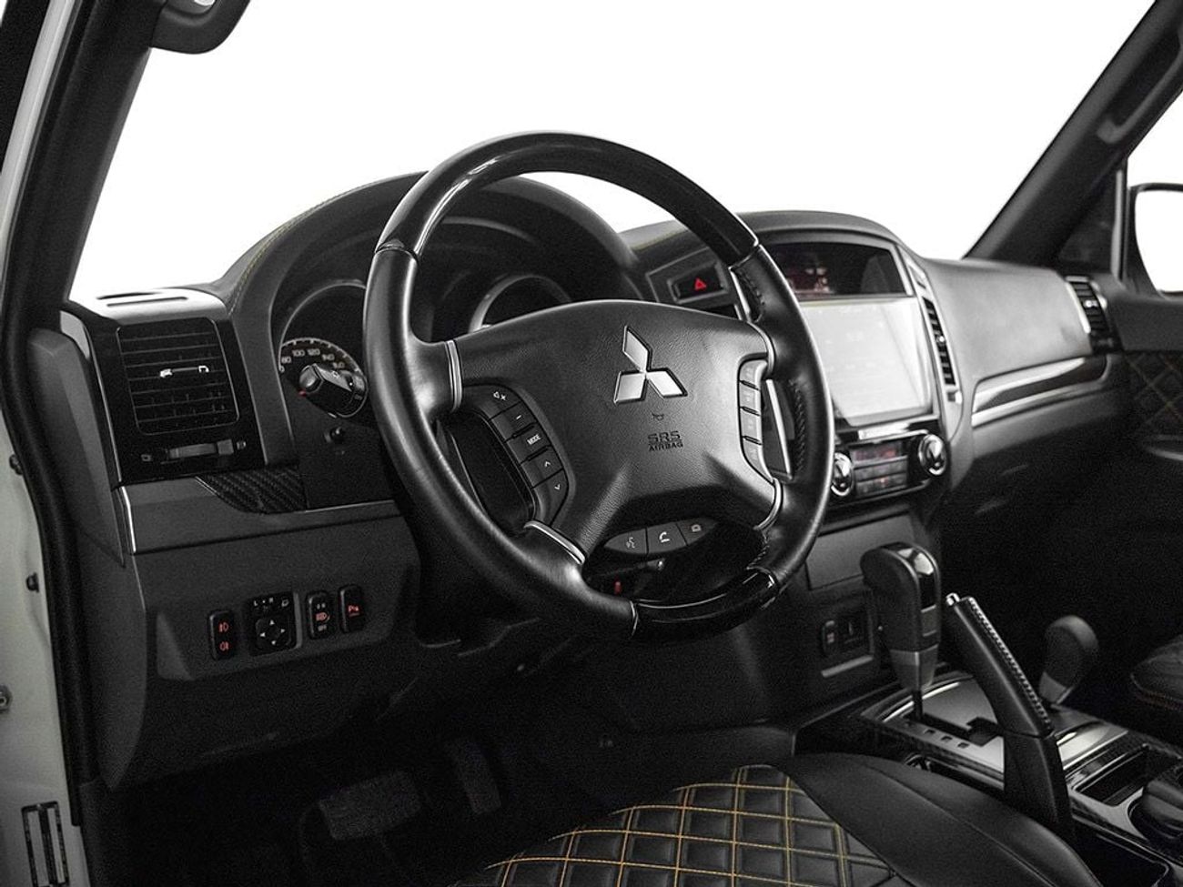 ميتسوبيشي باجيرو Signature Edition 3.8L V6