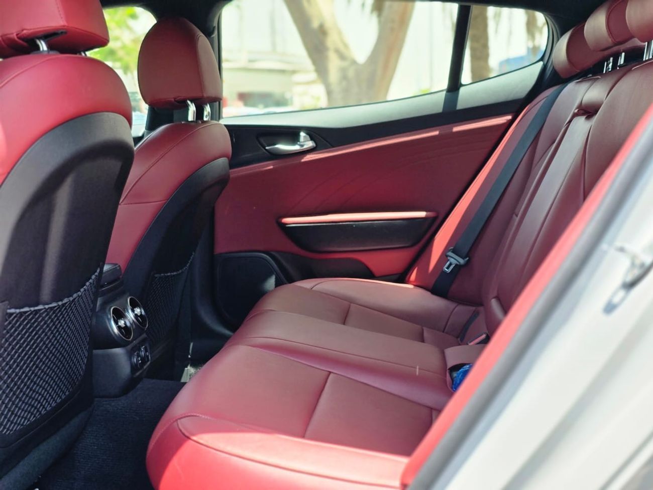 كيا ستينجر Std 2.0L Sportback V4 fully loaded GCC UNDER WARRANTY AND SERVICE CONTACT