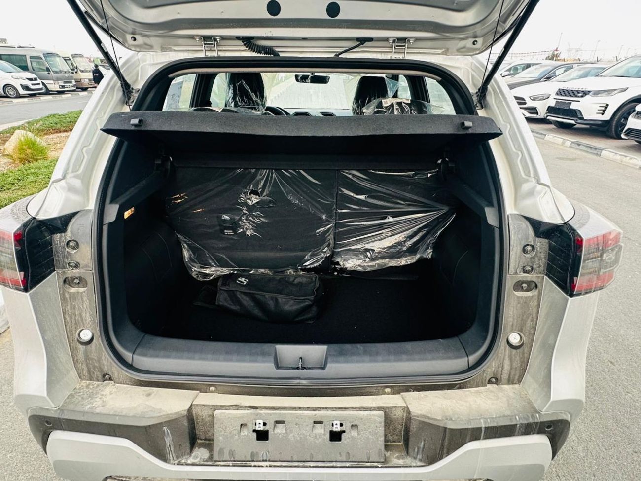 نيسان ماغنيت 1.0L, KEYLESS ENTRY,360 CAMERA, ALLOY WHEELS,MODEL 2025