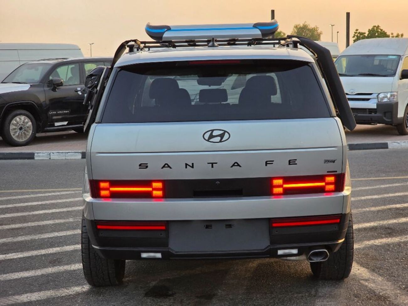 هيونداي سانتا في 2024 Model XRT full option 4x4, sunroof and 7 seater