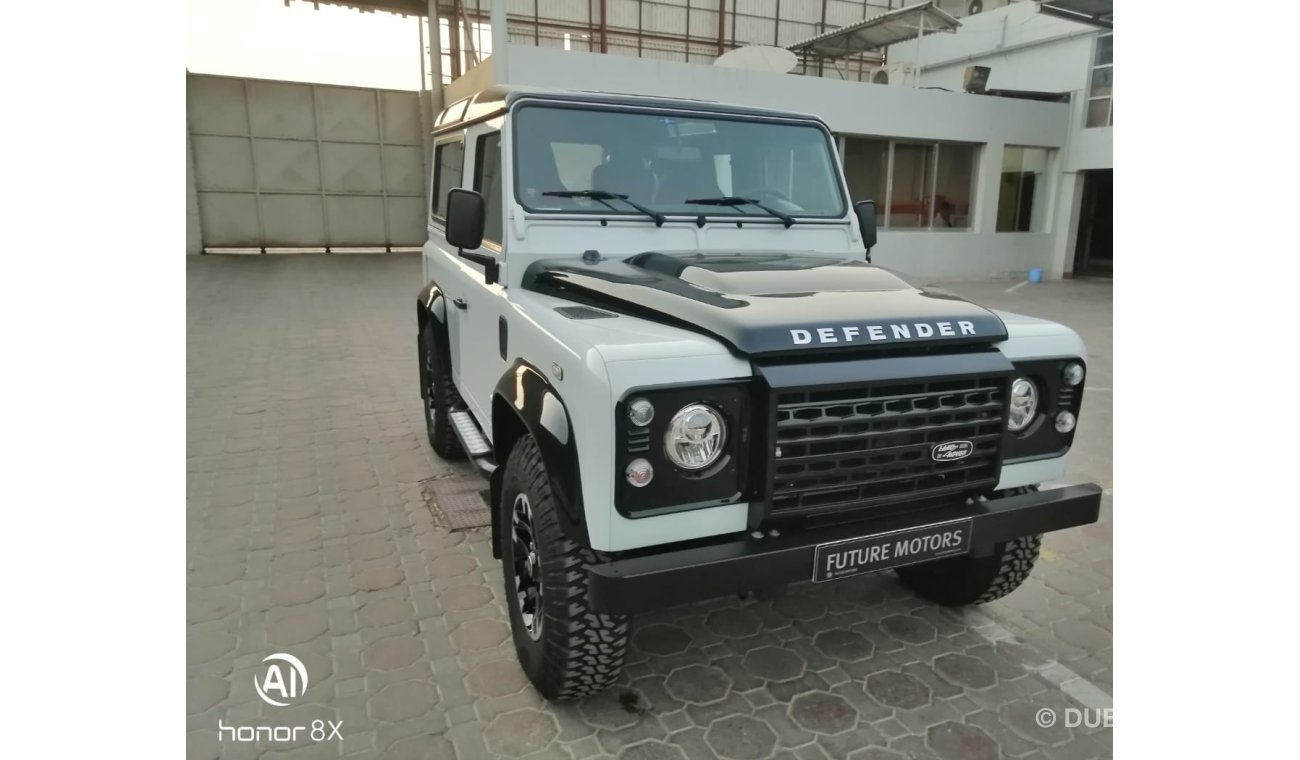 Land Rover Defender 90