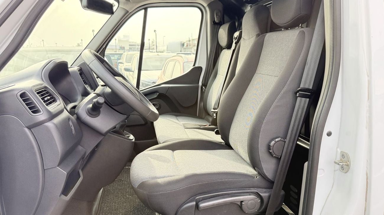 Renault Master 2.3T Panel Van (L2H2) Renault Master 2.3T Diesel Panel Van (L2H2) 2025YM