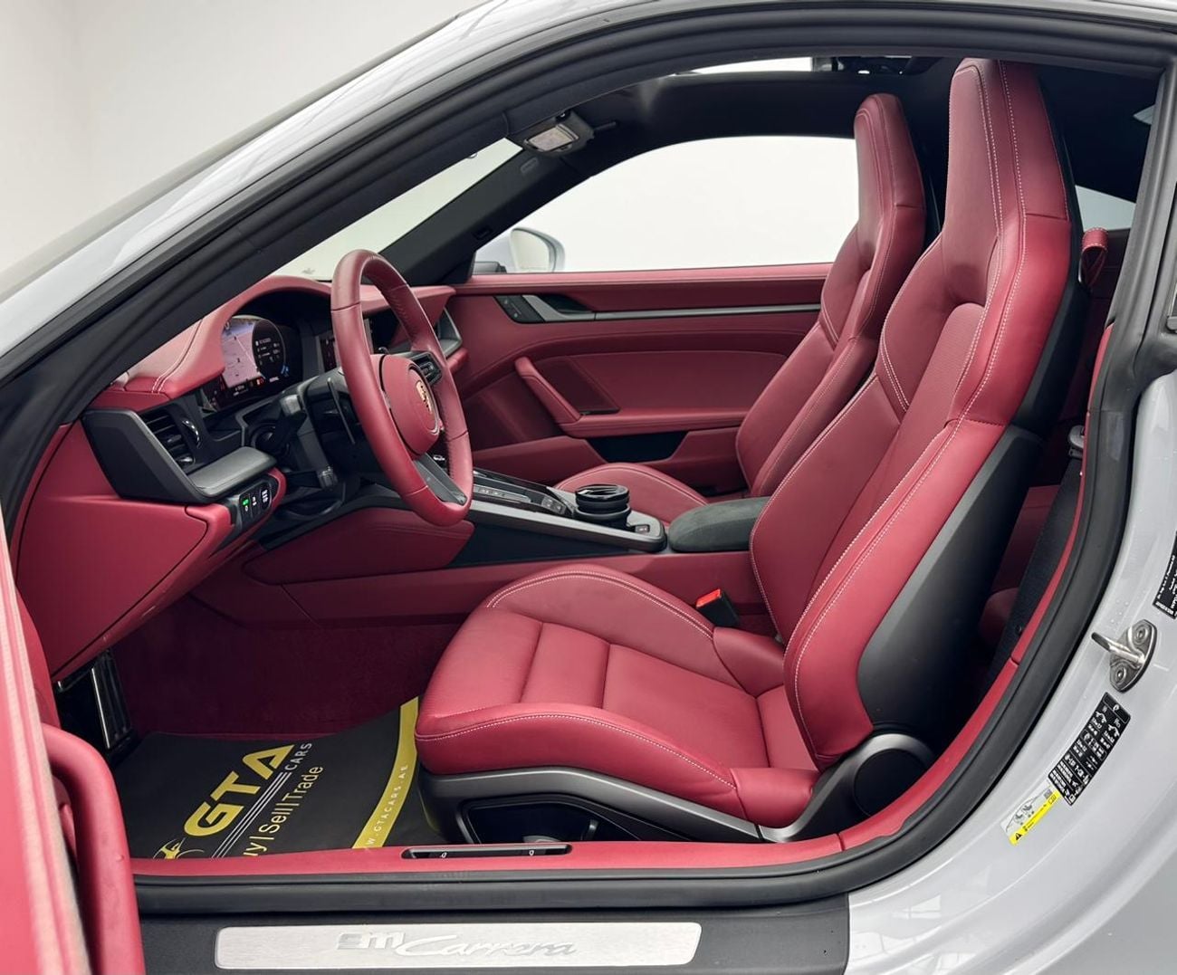 Porsche 911 Carrera 3.0L (444 HP) Coupe 2025 Porsche 911 Carrera, May/2027 Porsche Warranty, Excellent Condition