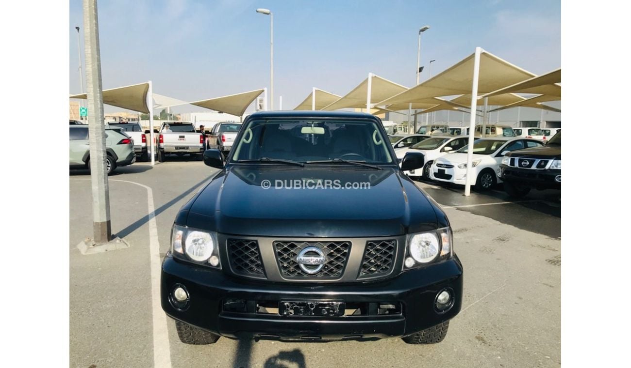 نيسان باترول سفاري سياره نظيفه جدا بحاله ممتازه بدون حوادث