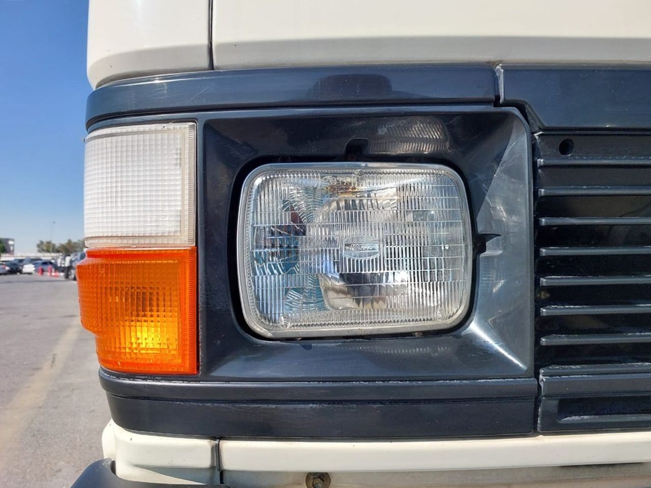 تويوتا هاياس TOYOTA HIACE VAN RHD 1986 MODEL 2.4 L DIESEL MANUAL(PM03751)