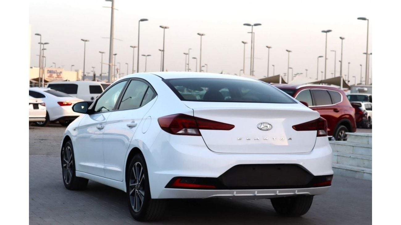 Hyundai Elantra GLS 2019 (GCC ) very good condition without accident