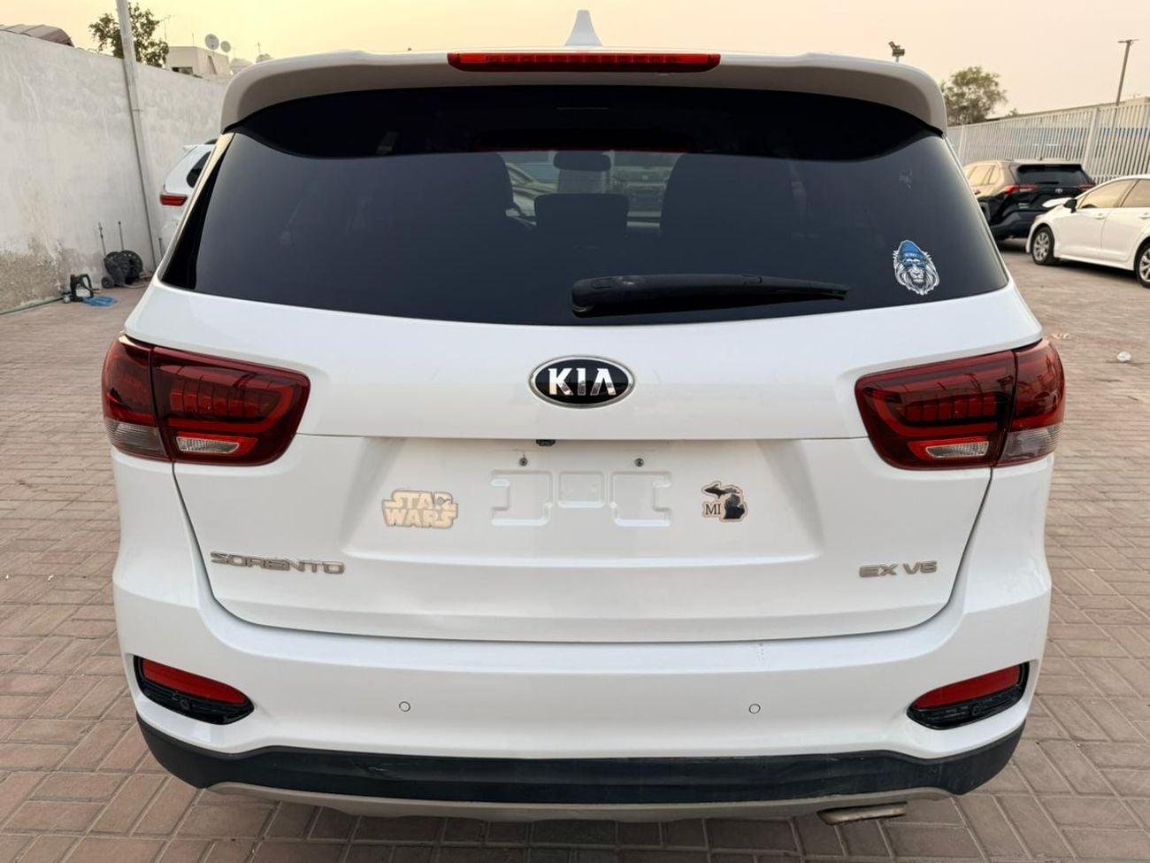 Kia Sorento 2019 KIA SORENTO 3.3L EX White READY 7 LEADER SEATS  5XYPH4A51KG460922