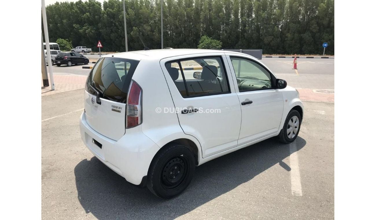 دايهاتسو سيريون Daihatsu sirion 2016 gcc very celen car