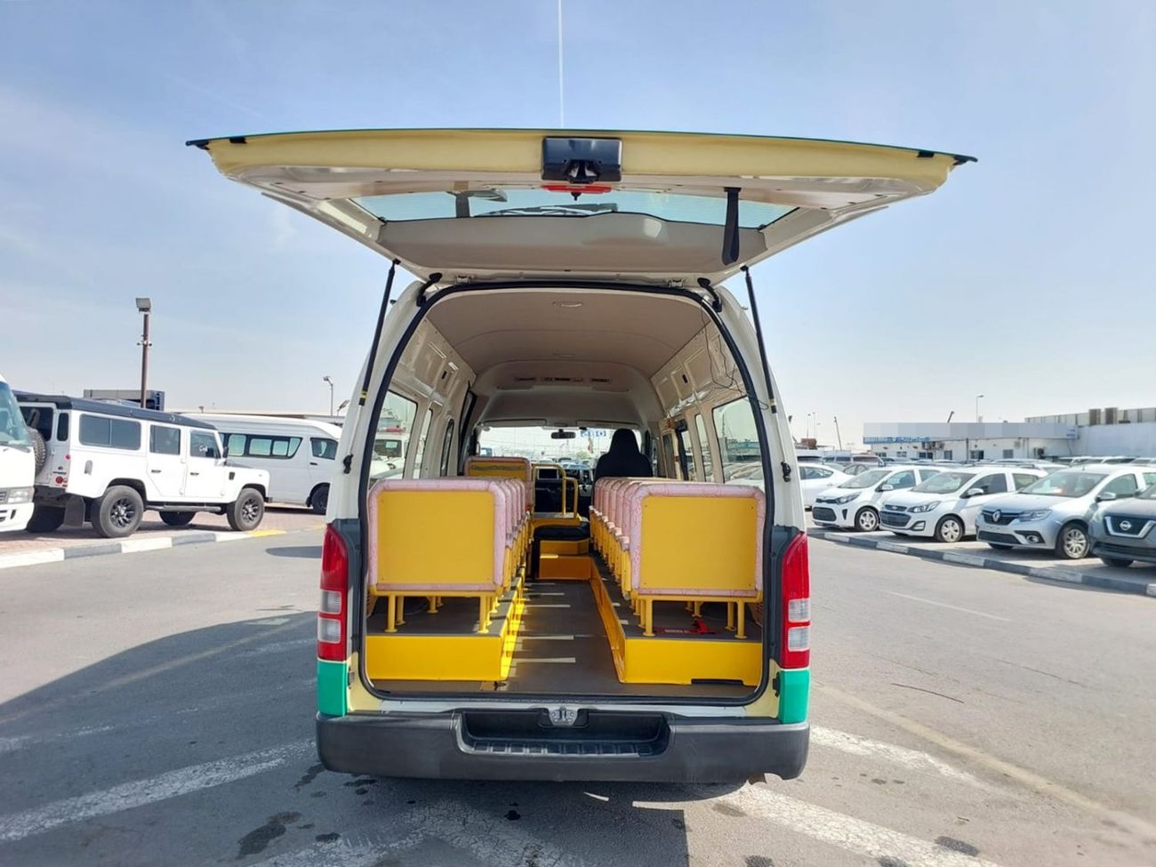 تويوتا هاياس TOYOTA HIACE VAN RHD 2015 MODEL 2.7L PETROL AUTOMATIC(PM55169)