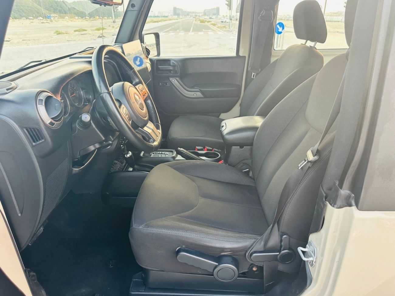 جيب رانجلر موديل 2016 خليجي حاله ممتازه من الداخل والخارج فل مواصفات