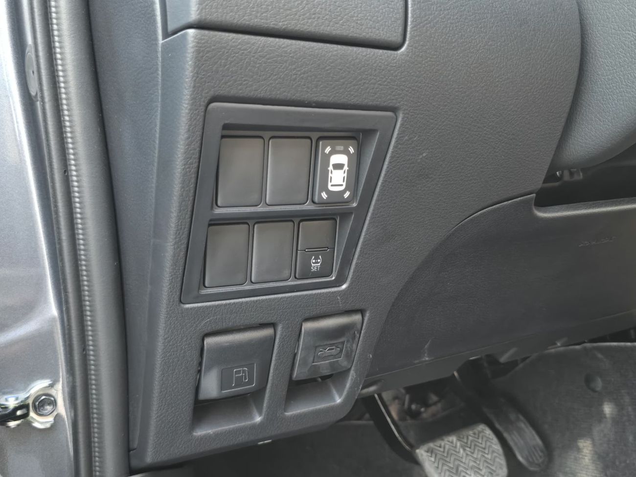 Toyota Fortuner 2.7L AT 2024 Model Gray Color