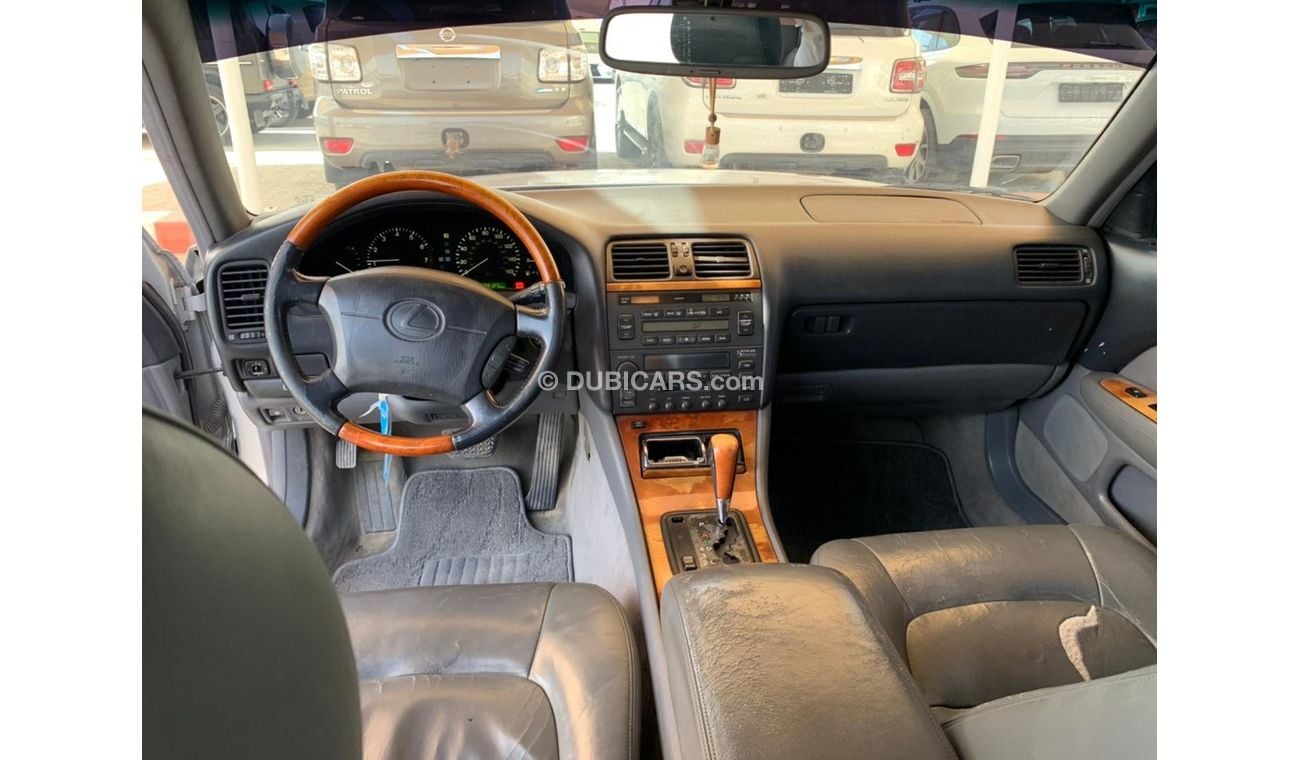 لكزس LS 400 لكزس ال اس 400 1998 بحاله ممتازه وارد امريكي
