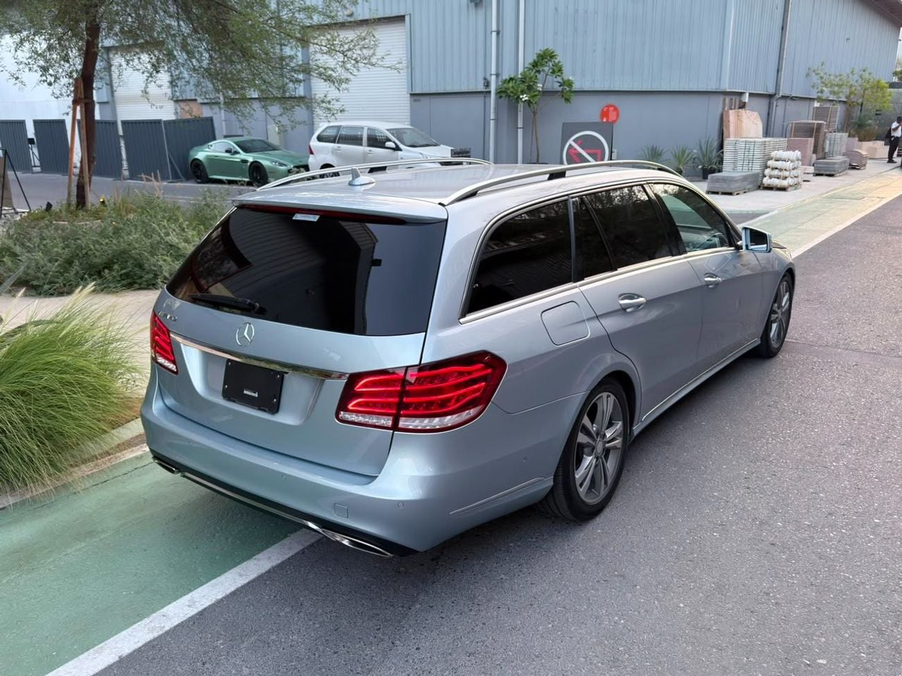 مرسيدس بنز E300 AVANTGARDE SPORT AVANTGARDE SPORT