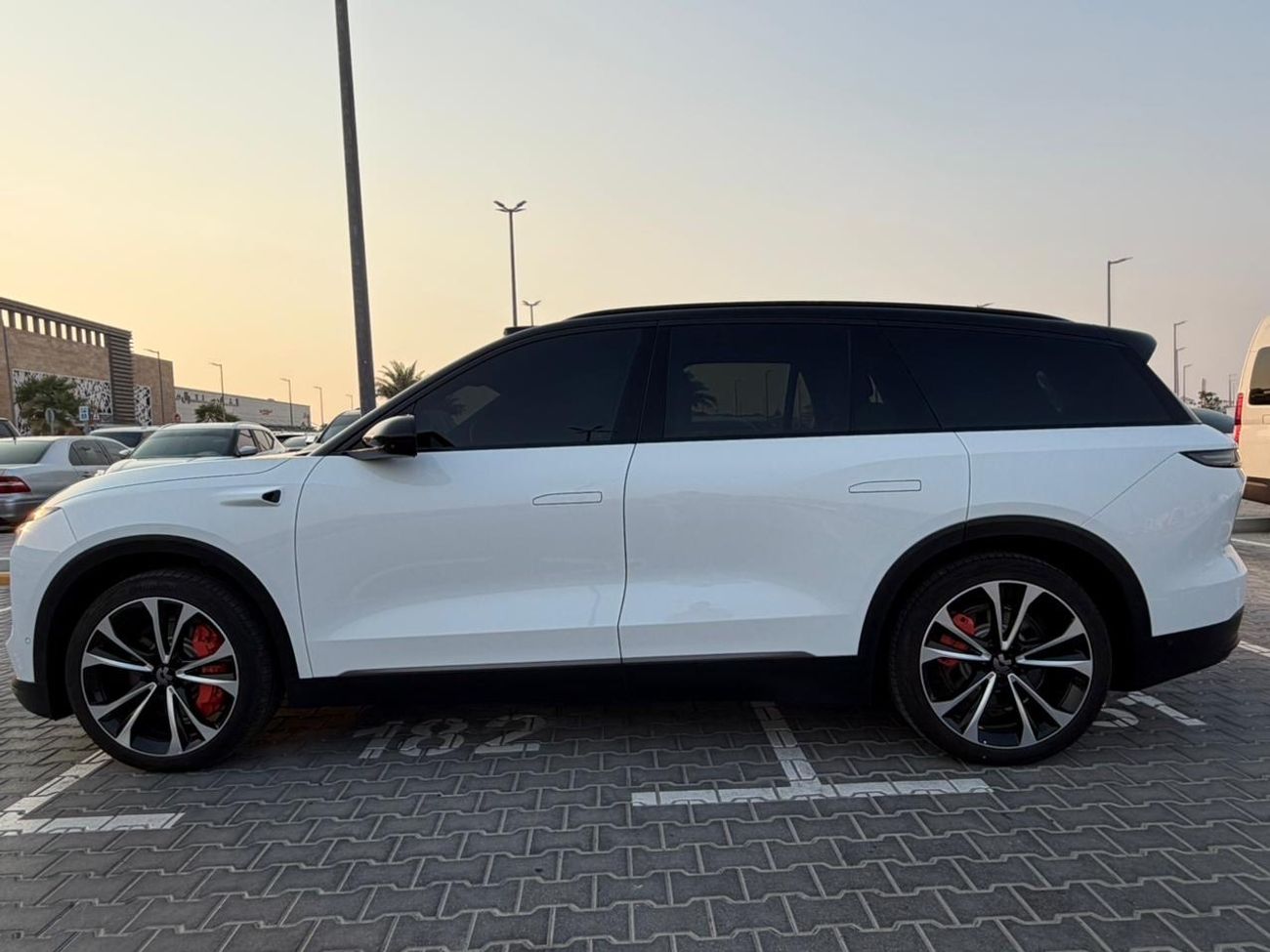 نيو ES8 NIO ES8 2023 Full Option