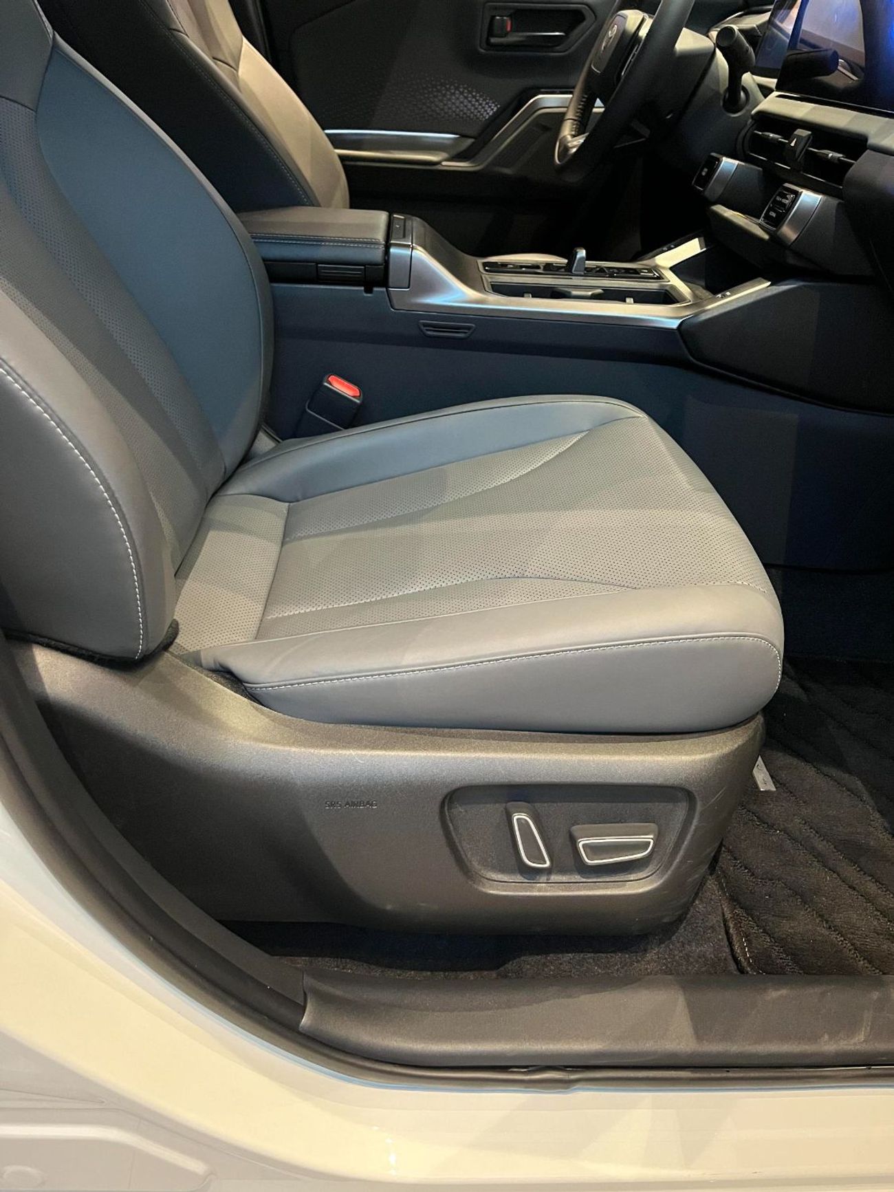 تويوتا راف ٤ Spot inventory