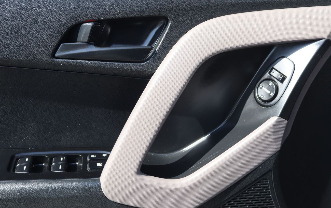 هيونداي كريتا هيونداى كريتا -2020 - خليجى بدون حوادث - محرك 1.6L - ممشى 88000 بحاله ممتازه