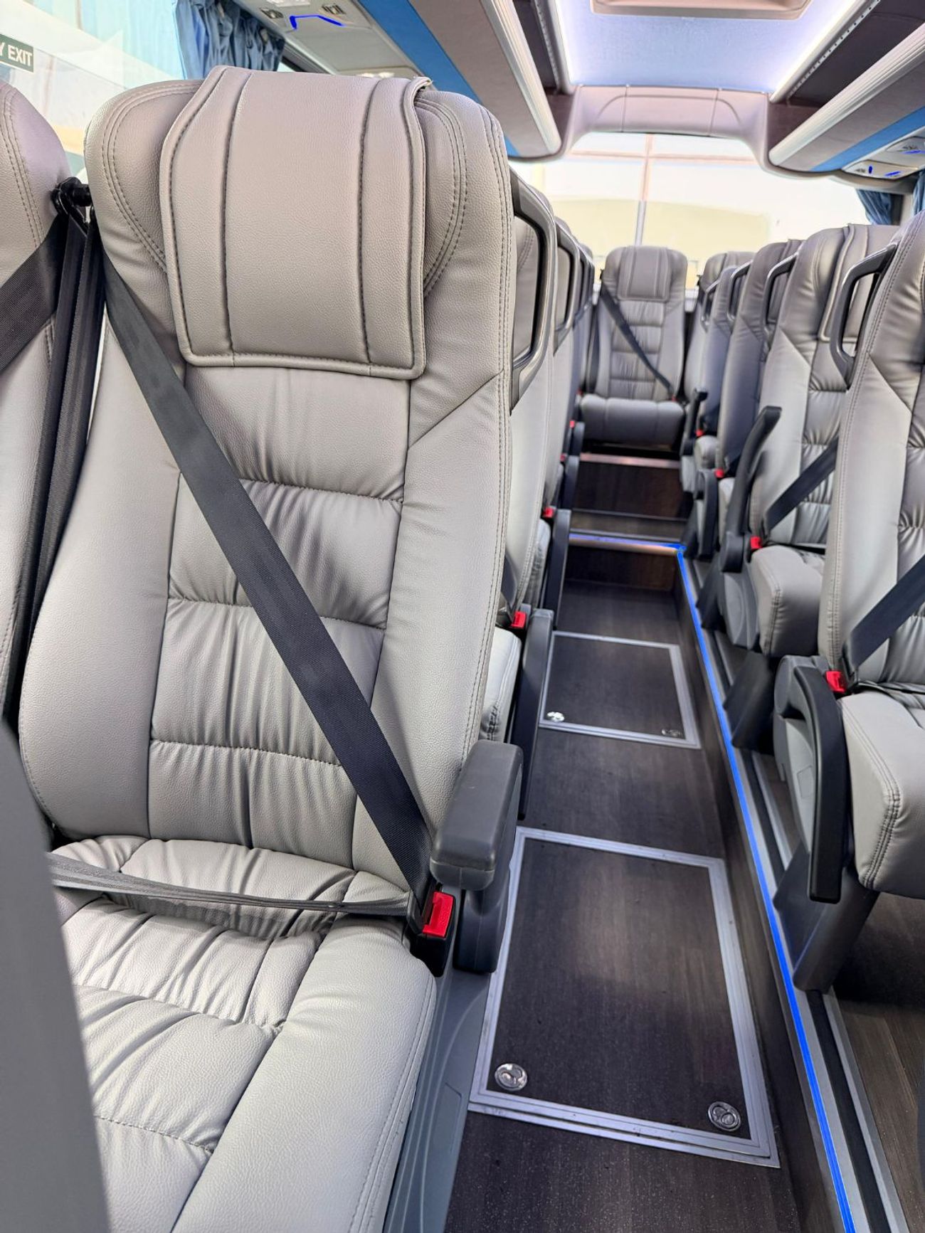 مرسيدس بنز MCV 600 12L DIESEL 49 SEATS PREMIUM INTERCITY