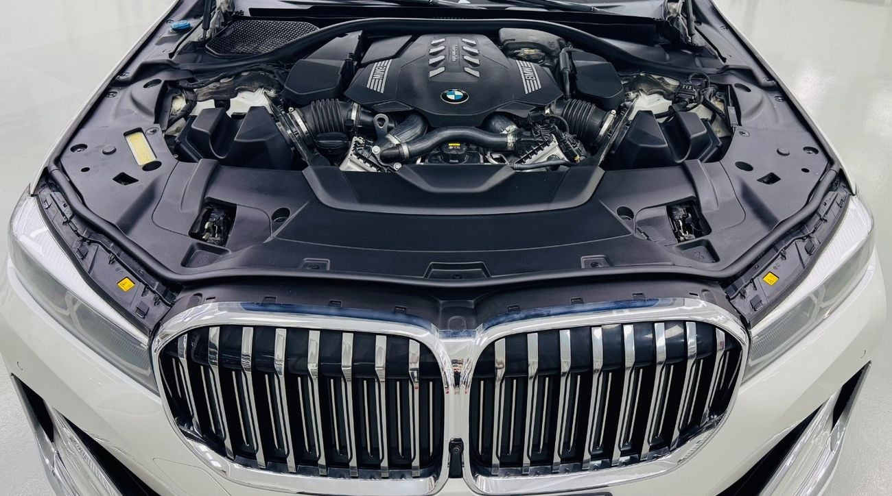 بي أم دبليو 750Li xDrive 4.4L (523 HP)