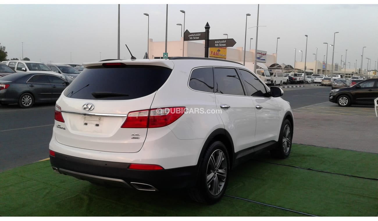 Hyundai Santa Fe HYUNDAI SANTAFE 2015 WHITE KHALIGE 3.3 PANORAMA 4WD PERFECT