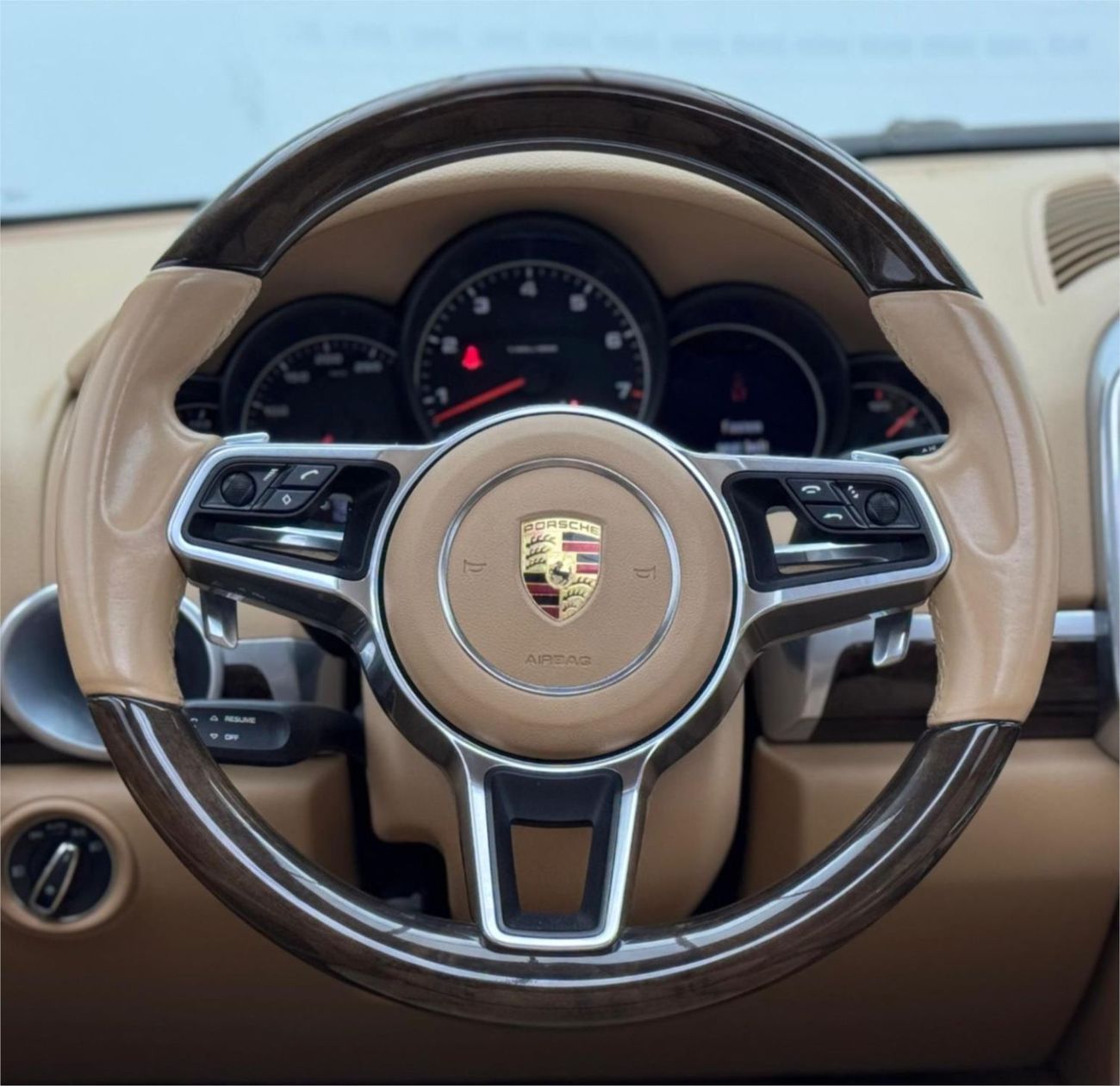 Porsche Cayenne Std 3.6L 2016 Porsche Cayenne, Service History, Excellent Condition, GCC