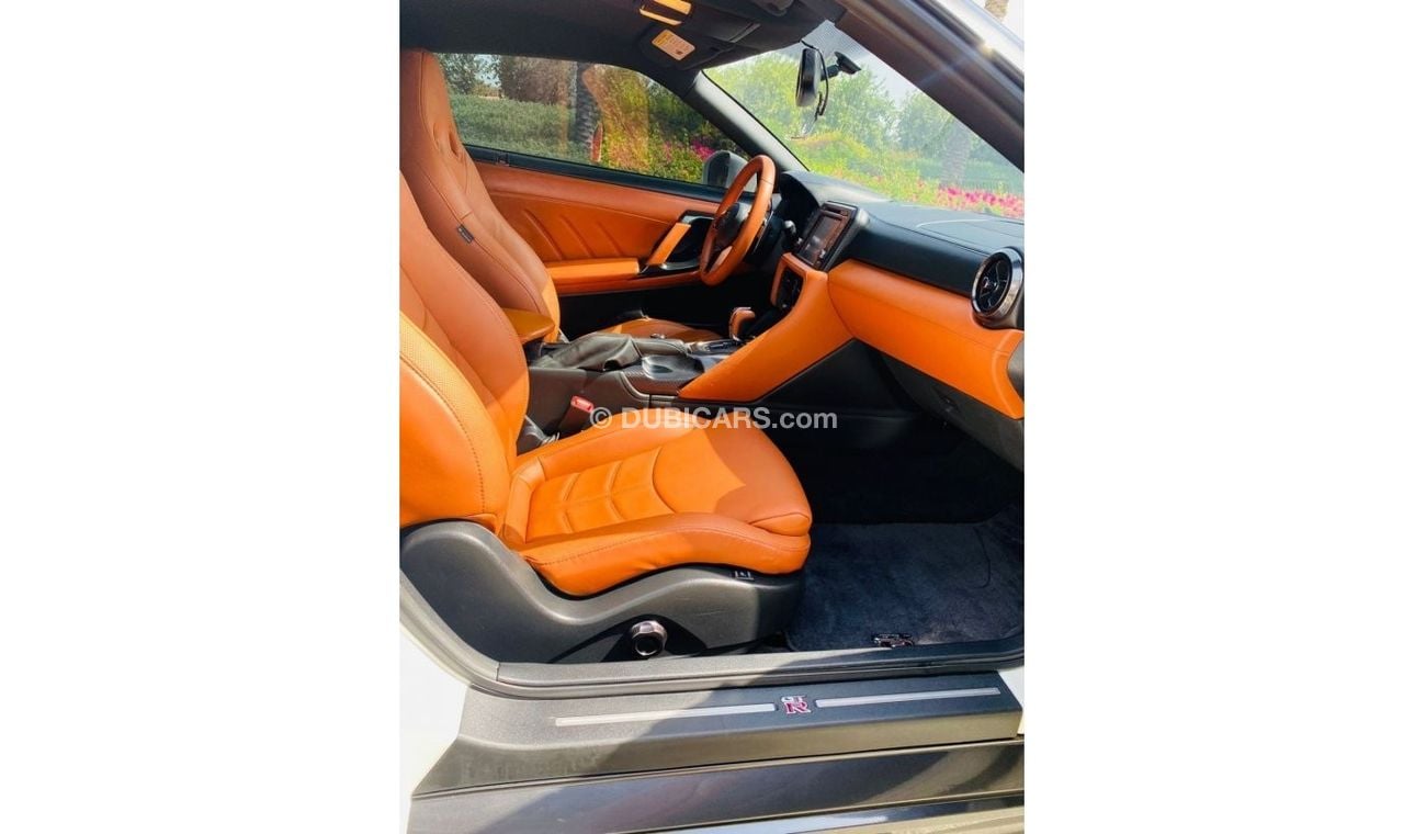 Nissan GTR Std Nissan GT-R 2018 import American perfect condition