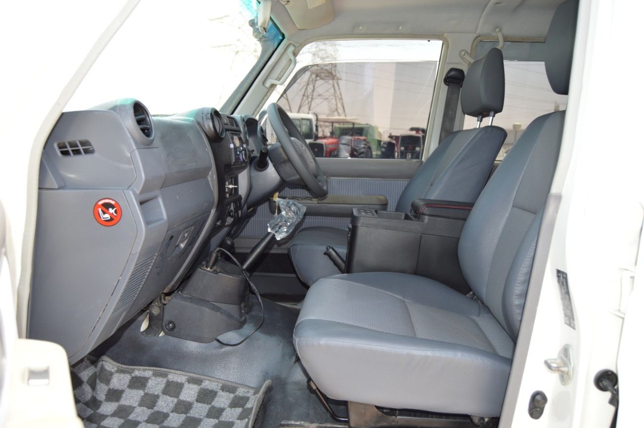 Toyota Land Cruiser Pick Up Full option clean car