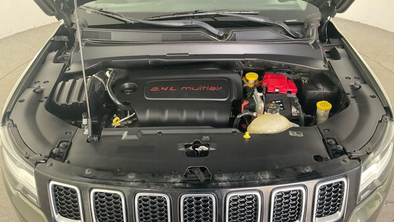 جيب كومباس 2.4 LIMITED HIGHLINE 4WD AUTO | شامل الضمان | 0 ﺪﻔﻋﺓ ﺃﻮﻟﻯ