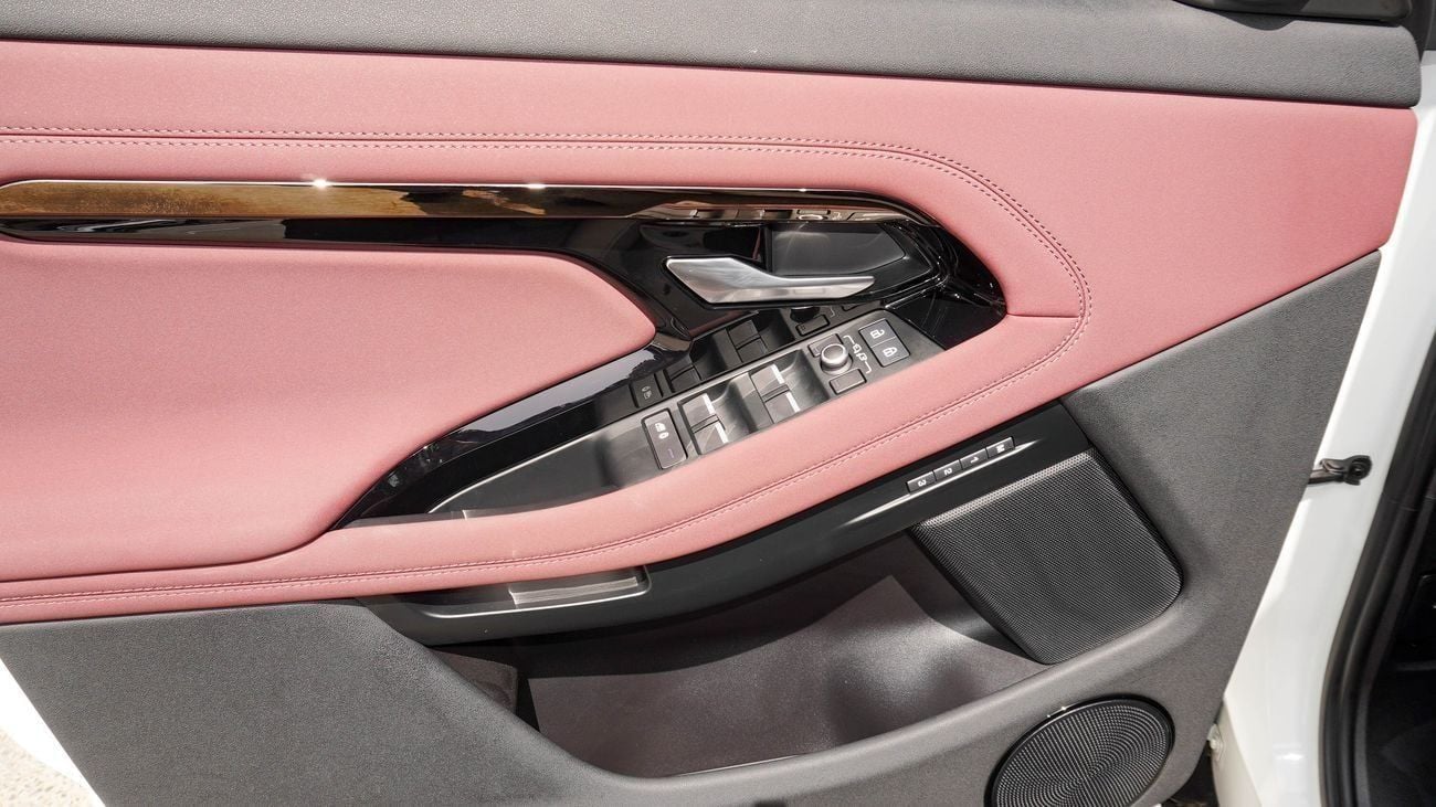 لاند روفر رانج روفر إيفوك SE P250 DYNAMIC 2025!! BLACK EDITION!! FIVE YEARS WARRANTY!! THREE YEARS SERVICE CONTRACT