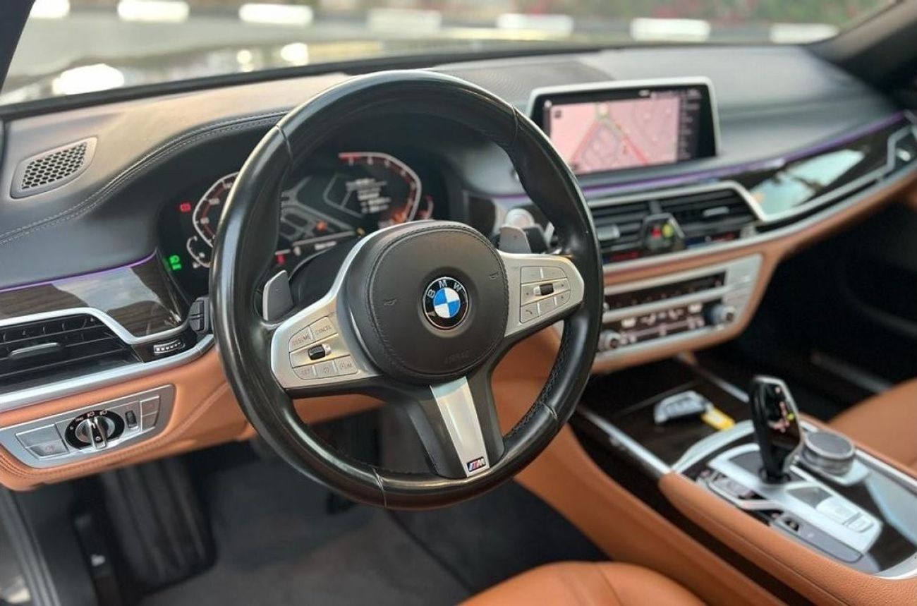 BMW 730Li Pure Excellence BMW 730Li GCC 2022 UNDER WARRANTY AND SERVICE CONTRACT ORIGINAL PAIN