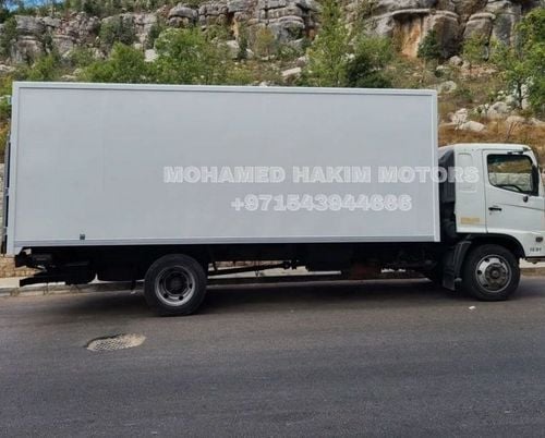 Hino 500 HINO 500 SERIES 1221 with Big Box 5.8 Tons Diesel manual Zero KM