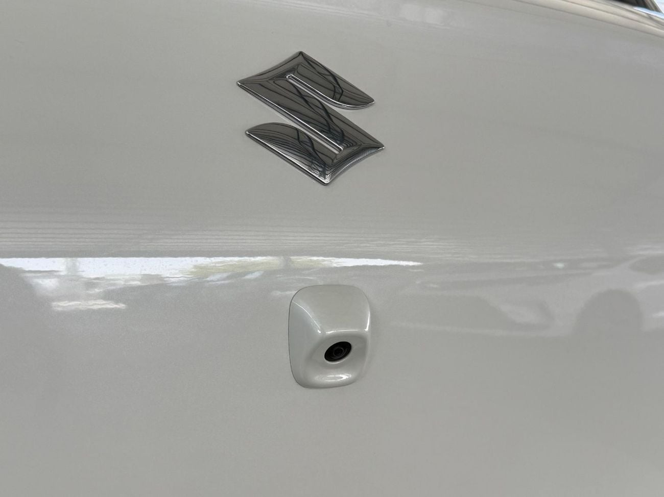 Suzuki Swift SWIFT 1.2 GLX 2-tone **EXPORT ONLY**التصدير فقط خارج الخليج**